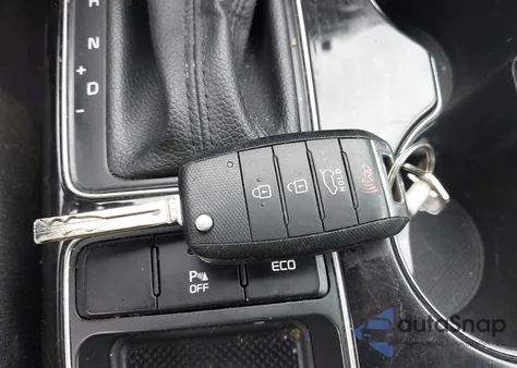 2015 Kia Sorento Lx z USA, uszkodzony, nr VIN 5XYKT4A68FG581258